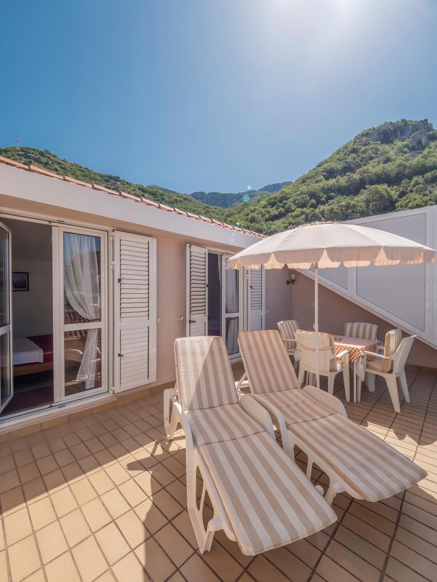 Apartments Marina 斯韦蒂·斯特凡 外观 照片